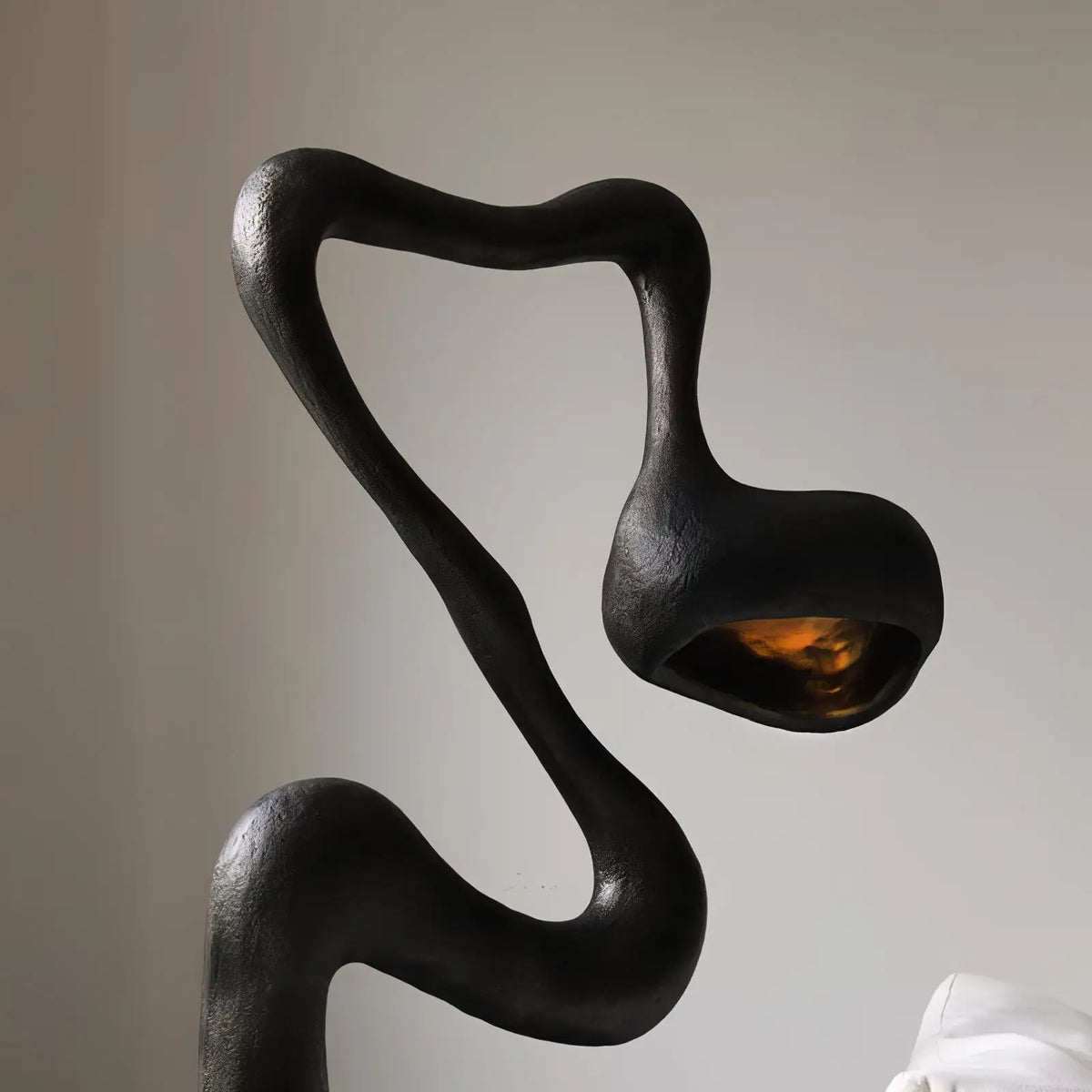 SCULPTURAL WAVE FLOOR LAMP