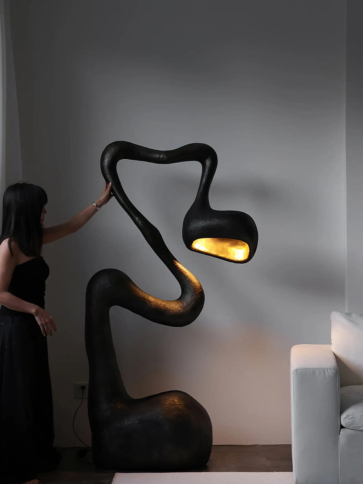 SCULPTURAL WAVE FLOOR LAMP